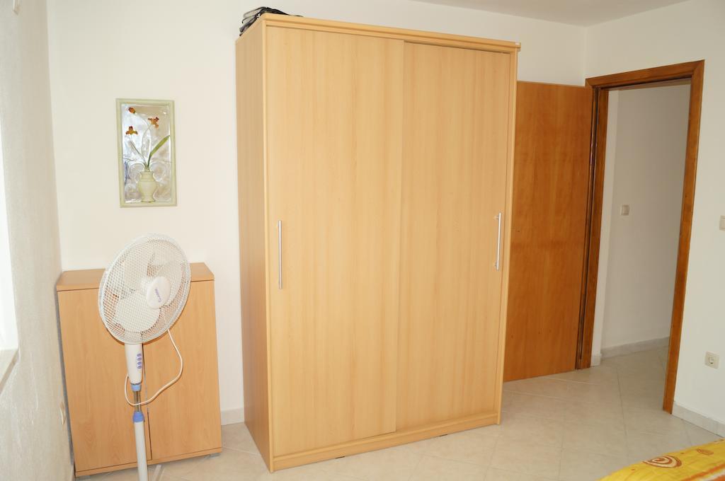 Apartments Morgen Брна Стая снимка