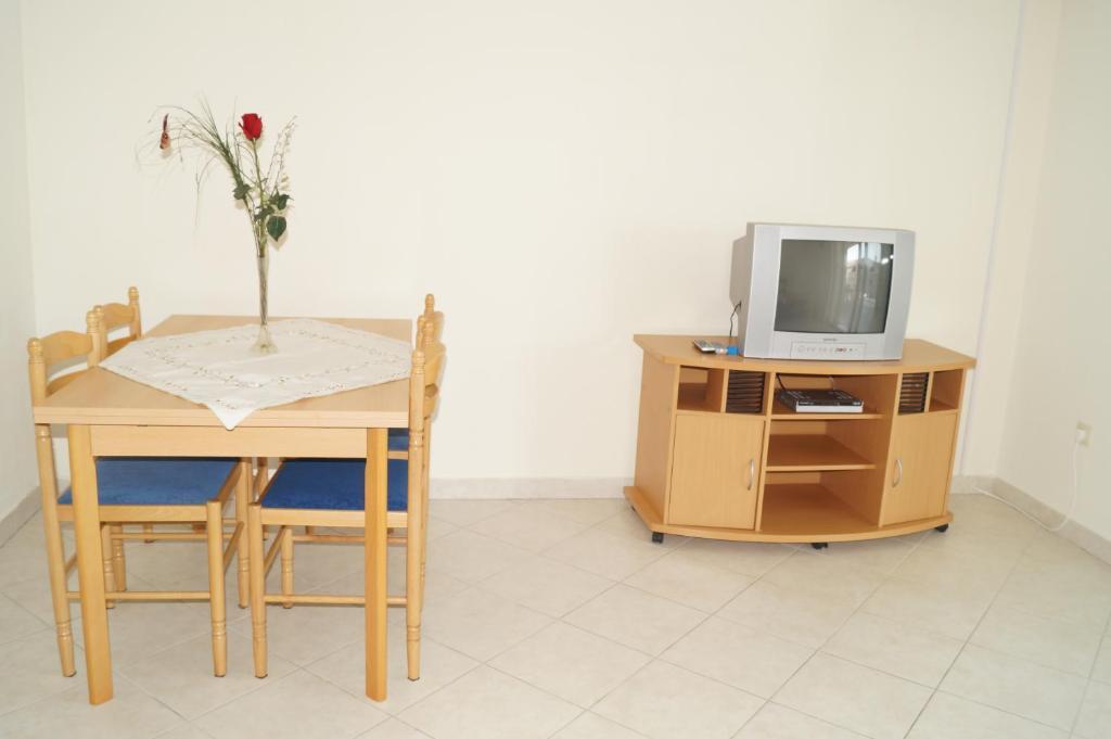 Apartments Morgen Брна Стая снимка
