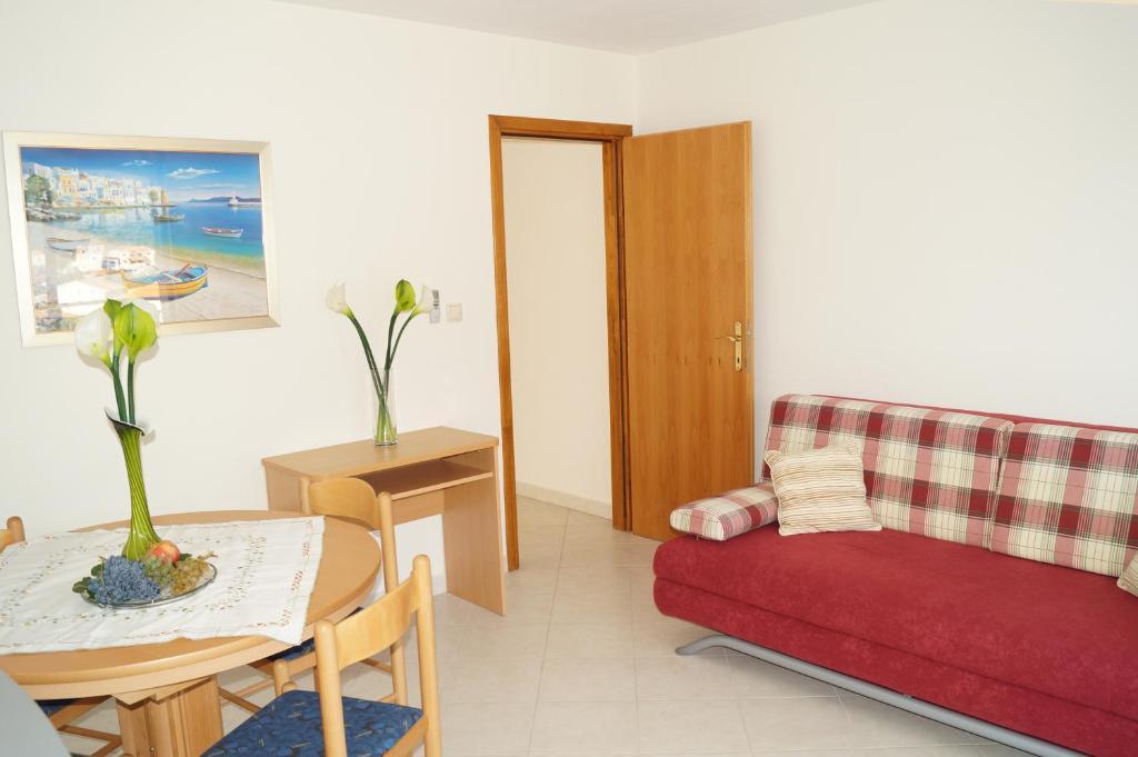 Apartments Morgen Брна Стая снимка
