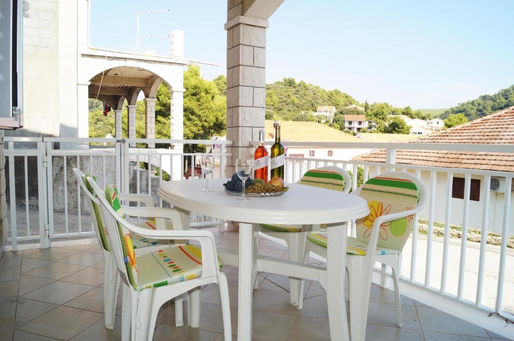 Apartments Morgen Брна Стая снимка