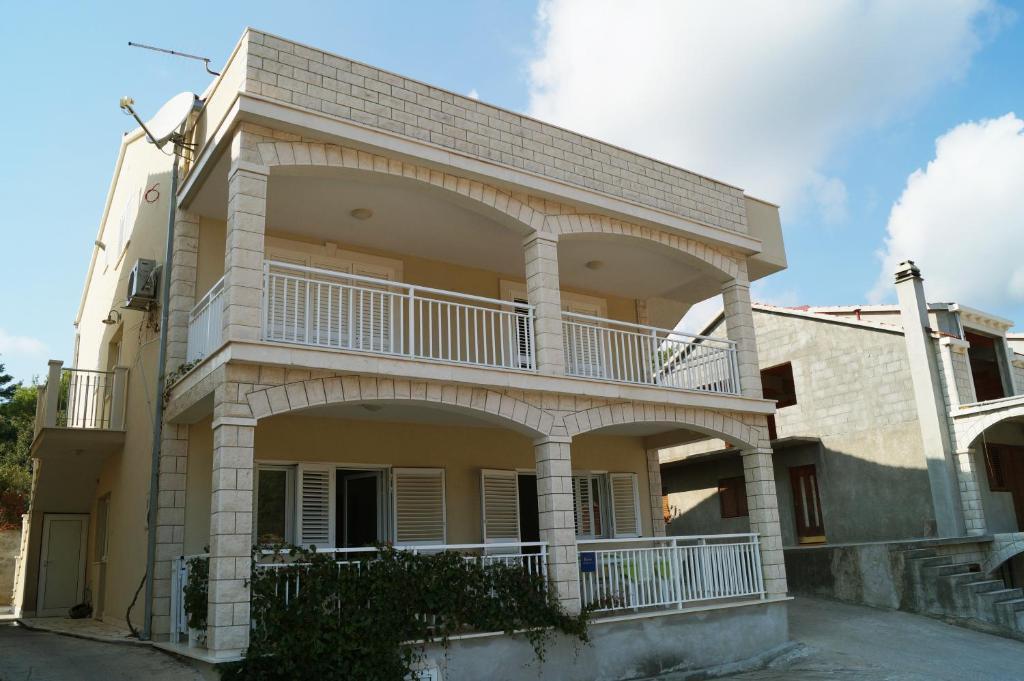 Apartments Morgen Брна Екстериор снимка