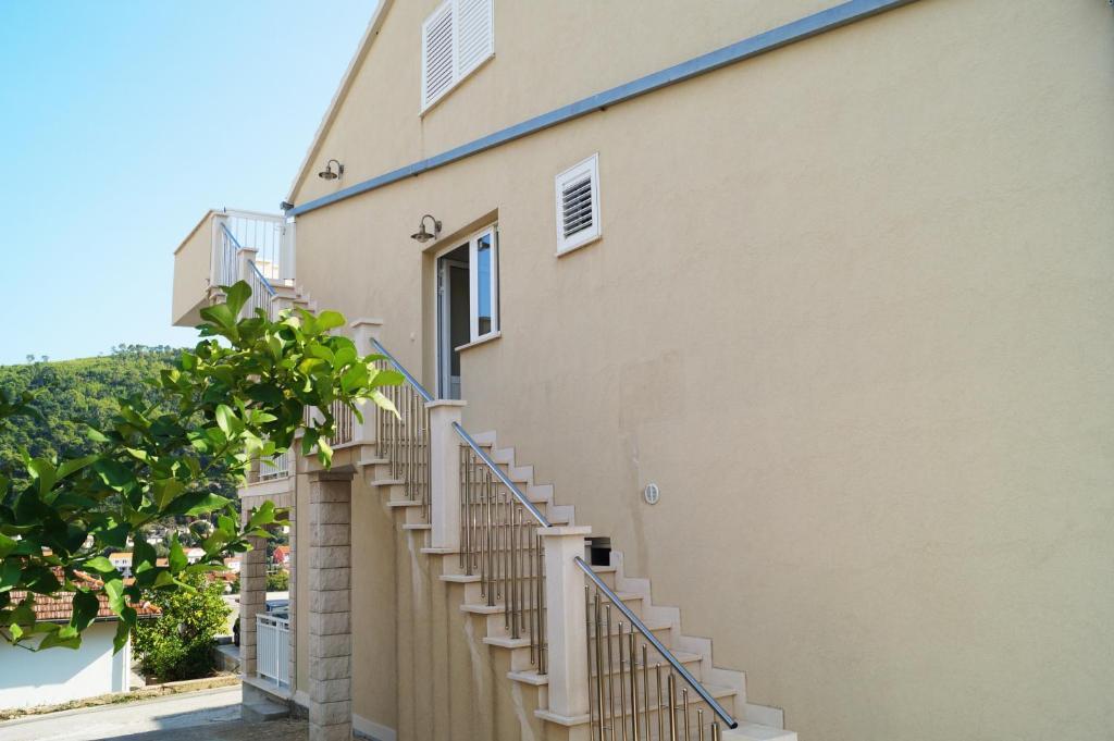 Apartments Morgen Брна Екстериор снимка