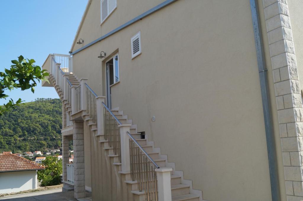 Apartments Morgen Брна Екстериор снимка